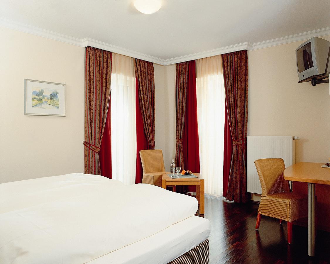 Hotel Rauch Ettringen  Extérieur photo