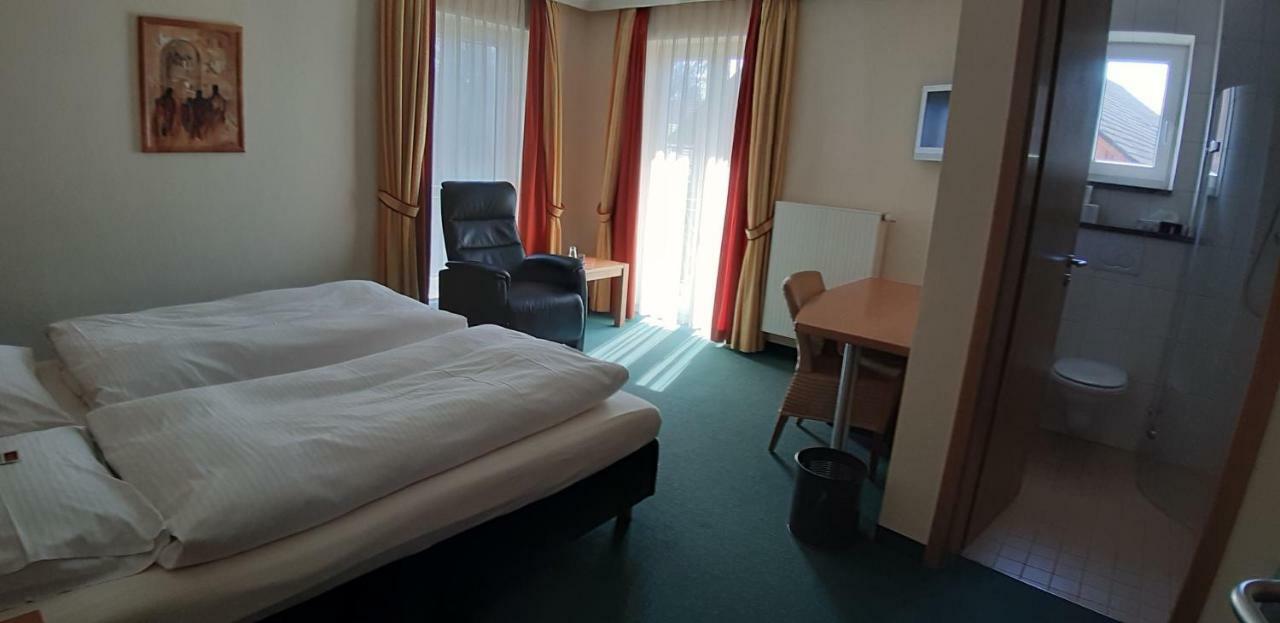 Hotel Rauch Ettringen  Extérieur photo